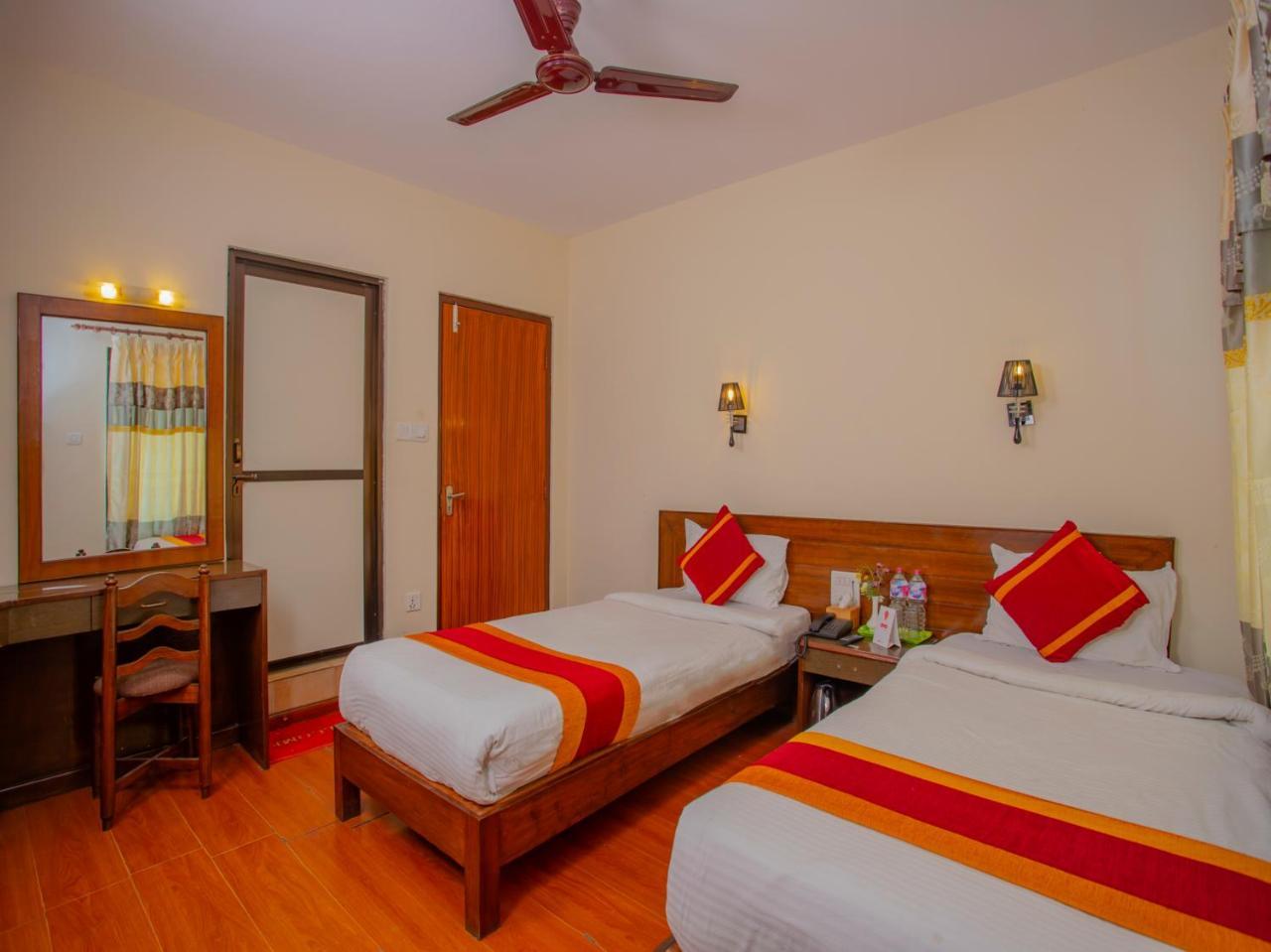 Hotel Garuda Inn Pokhara Extérieur photo