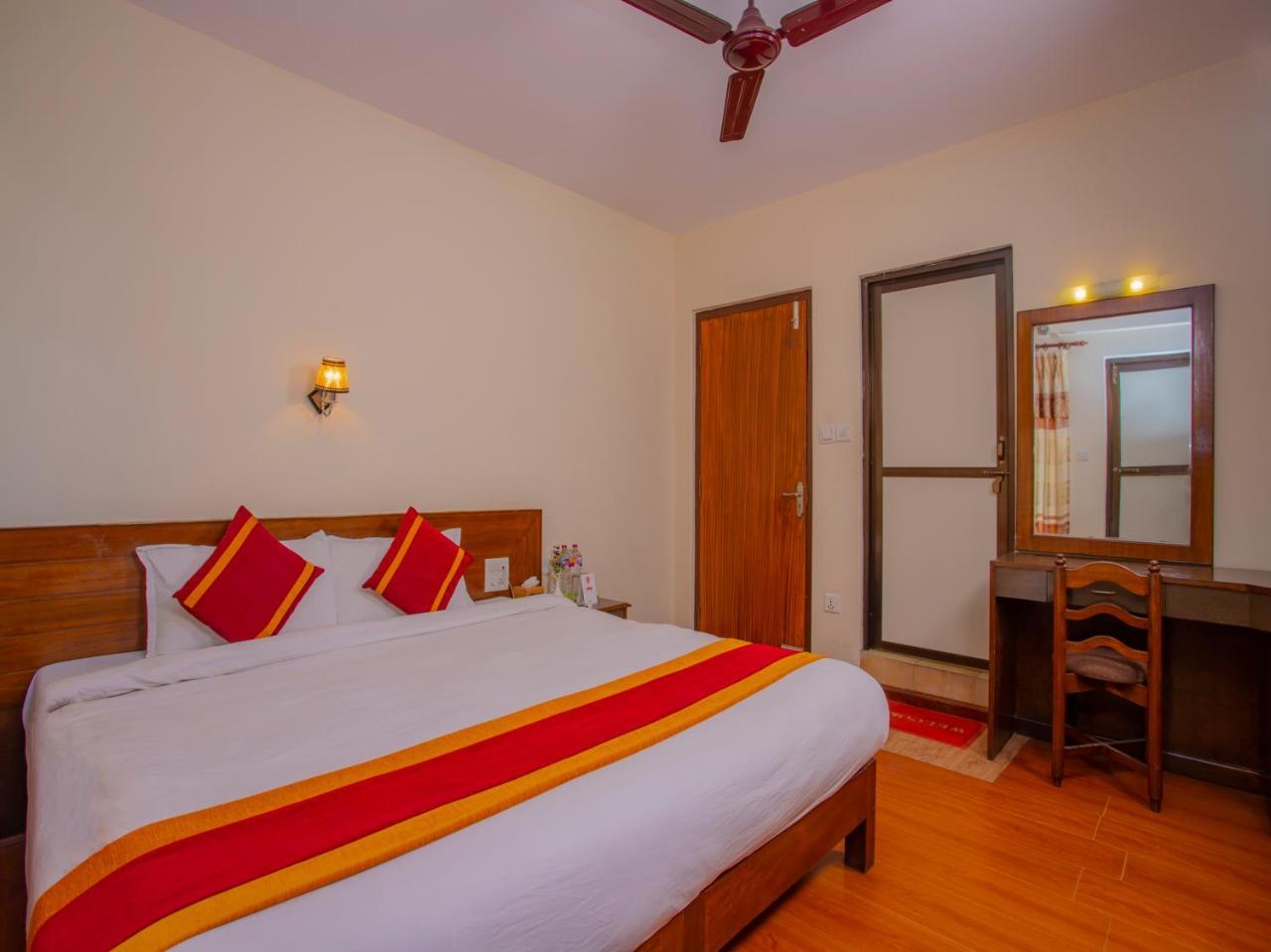 Hotel Garuda Inn Pokhara Extérieur photo