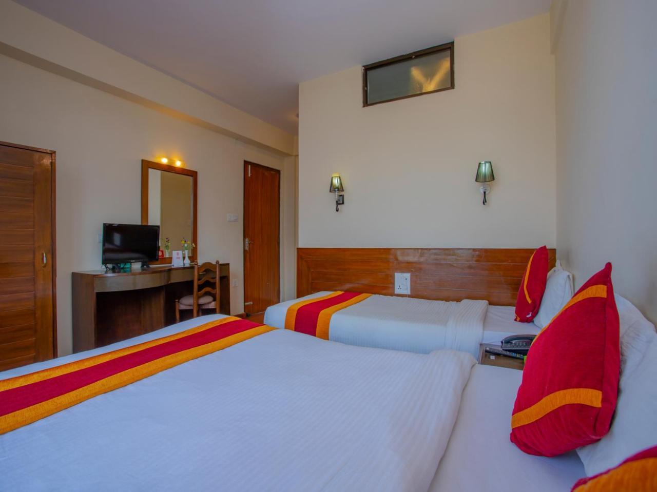 Hotel Garuda Inn Pokhara Extérieur photo